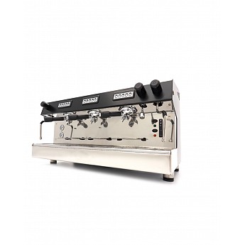 Espresso machine with three pistons