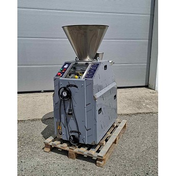 Manual Vacuum dough divider VD 100-700 - German Technik